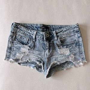 Klique Size S - cheeky Jean Shorts